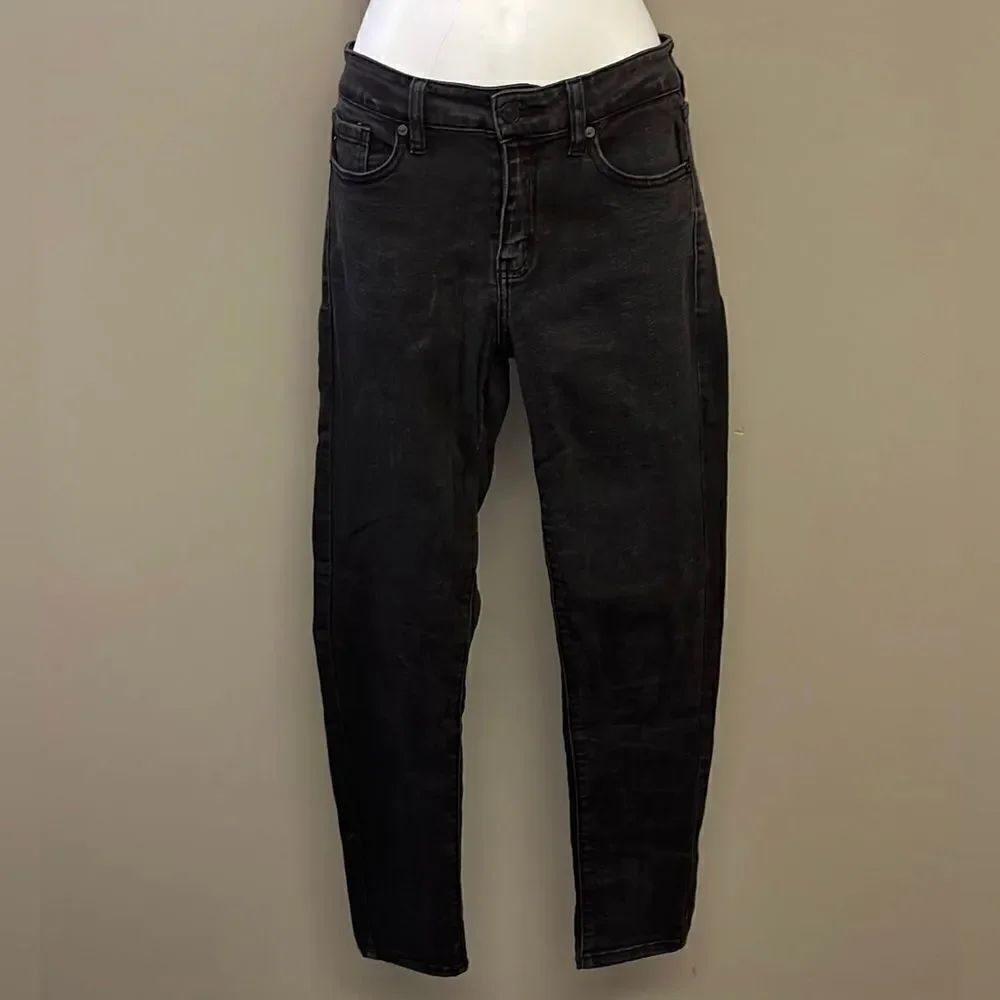KanCan Black Midrise Skinny Ankle Length- 7/27- Style #KC7085BBK. Cut #34602